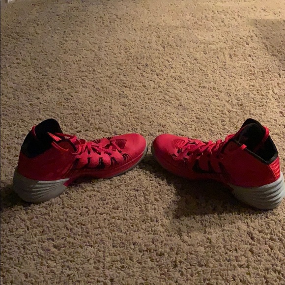 Red Hyper Dunks - Picture 1 of 5